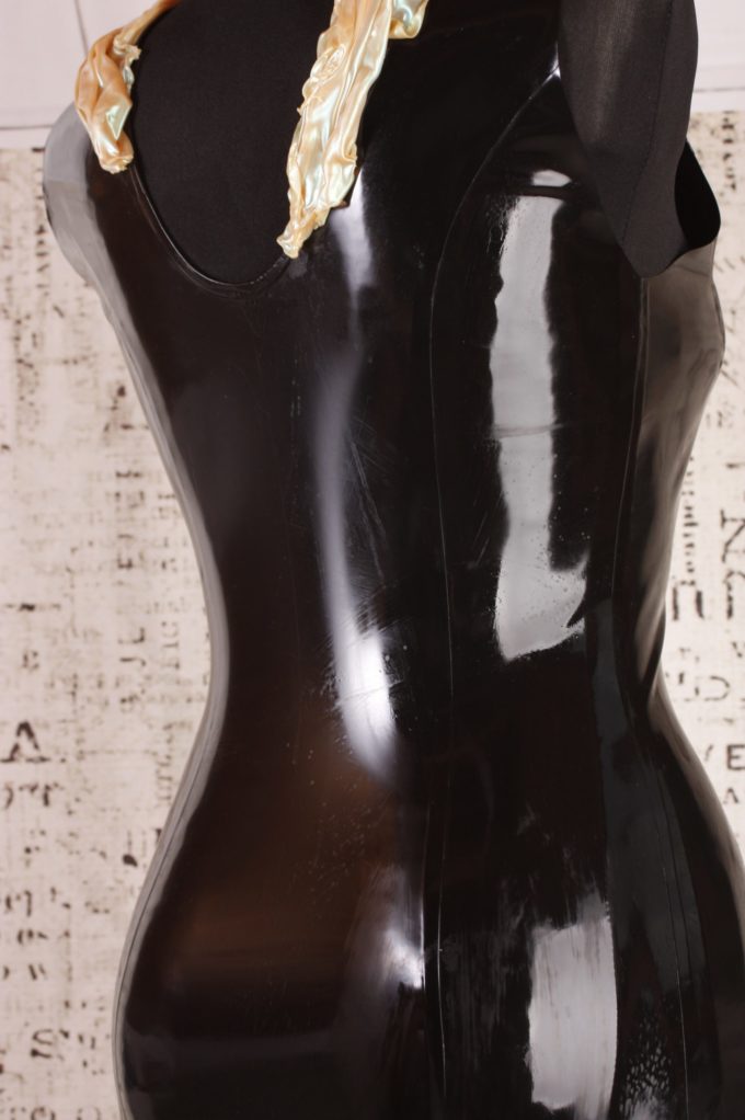 Latex Oberteil mit extravaganten Kragen