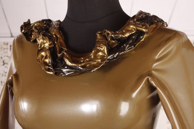 Latex Cocktailkleid mit der speziellen Extravaganz
