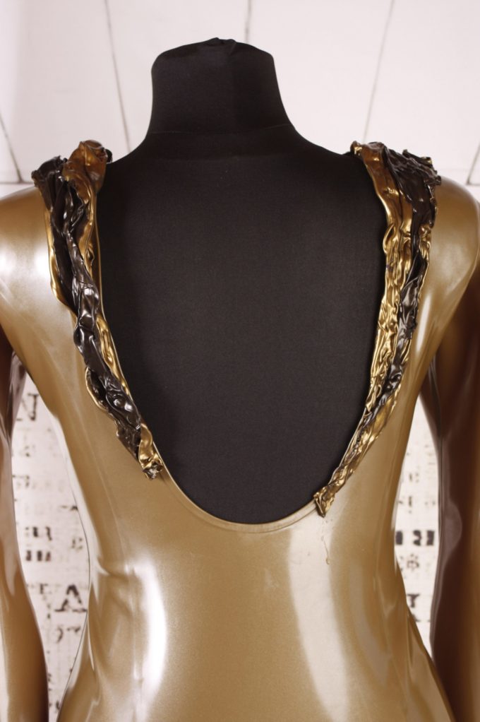 Latex Cocktailkleid mit der speziellen Extravaganz