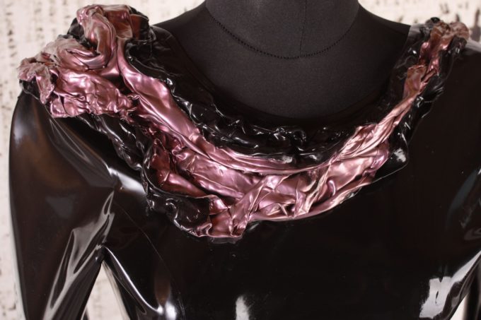 Latex Cocktailkleid mit der speziellen Extravaganz