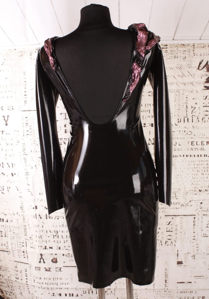 Latex Cocktailkleid mit der speziellen Extravaganz