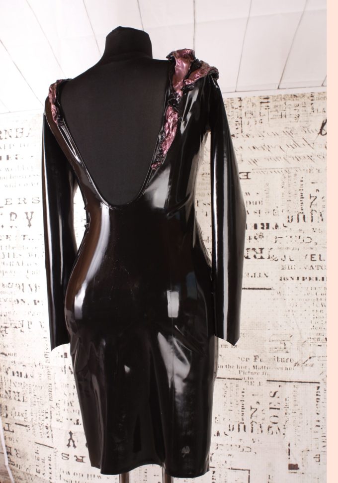 Latex Cocktailkleid mit der speziellen Extravaganz