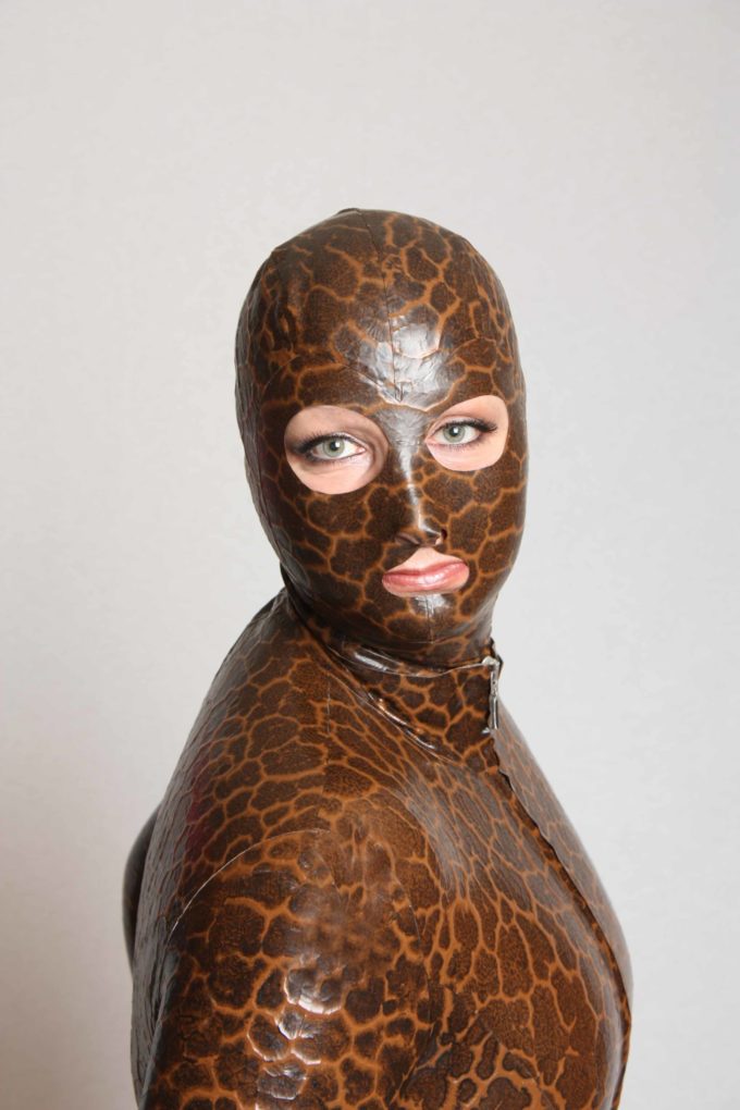 Latex Ganzanzug / Catsuit aus Strukturlatex