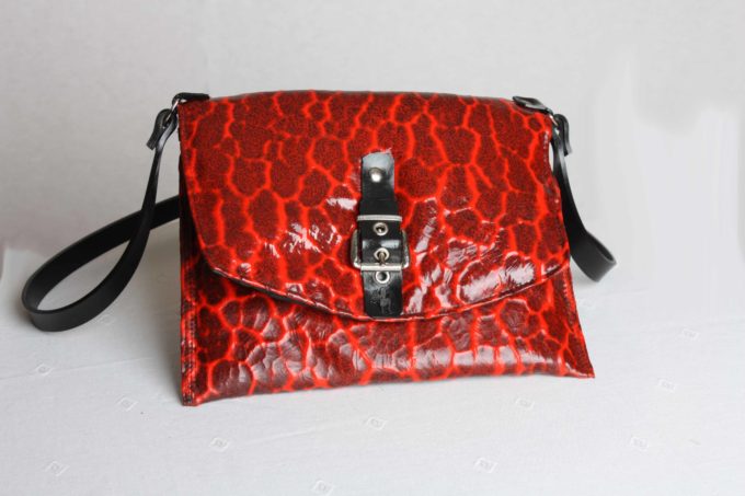 Latex Handtasche aus Strukturlatex (Foto - Rot Struktur)